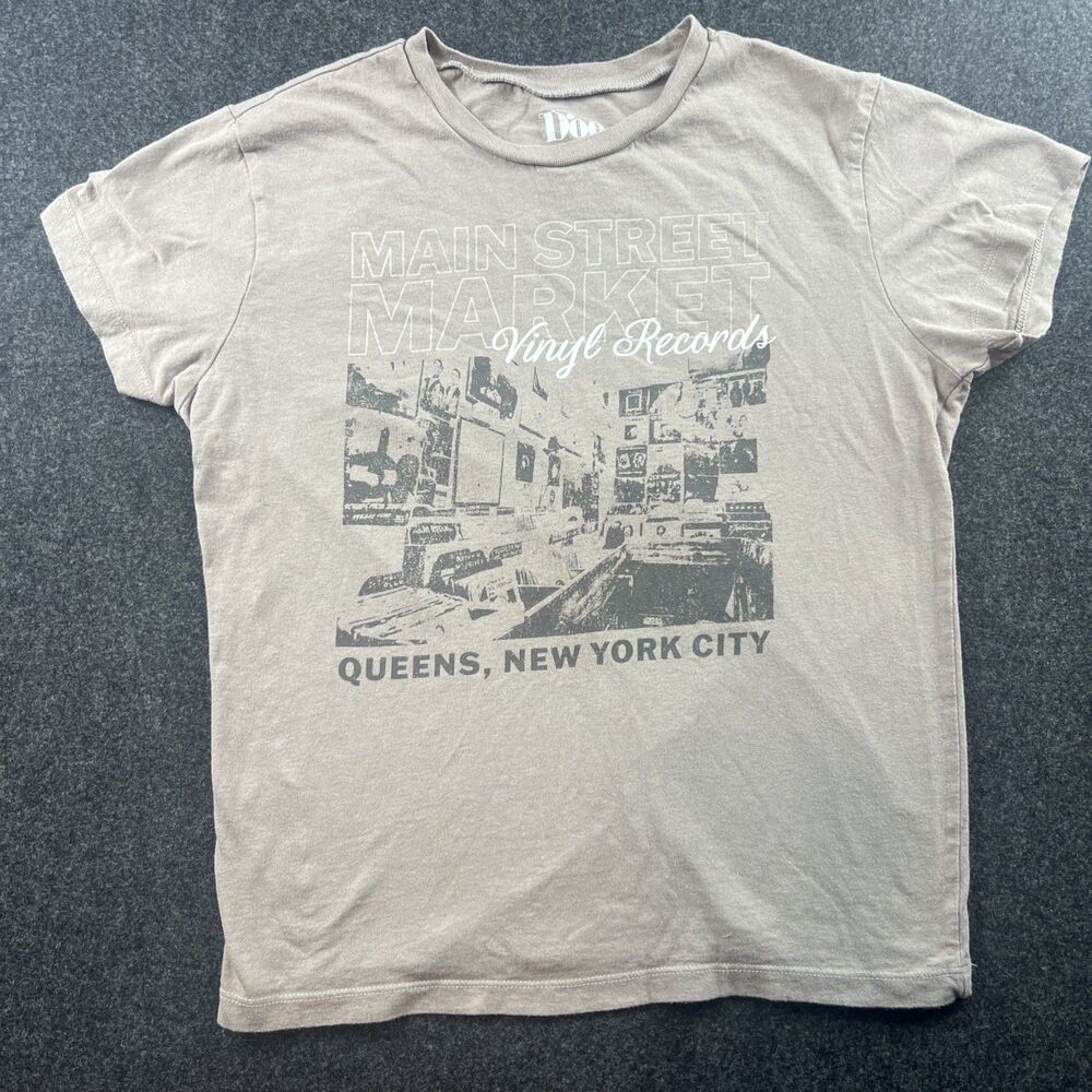 Doe Womens M Main Street Market Vinyl Records Queens NYC Graphic T Shirt